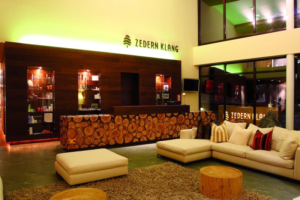 Spa Hotel Zedern Klang Hopfgarten in Defereggen Exterior photo